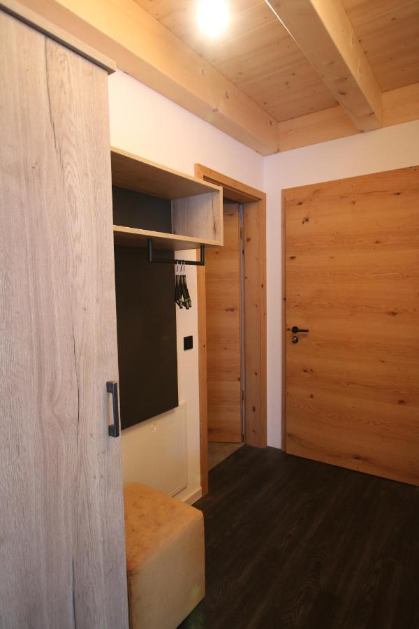 Apartamento Mountain Moments Tannheim - Familie Weber Exterior foto