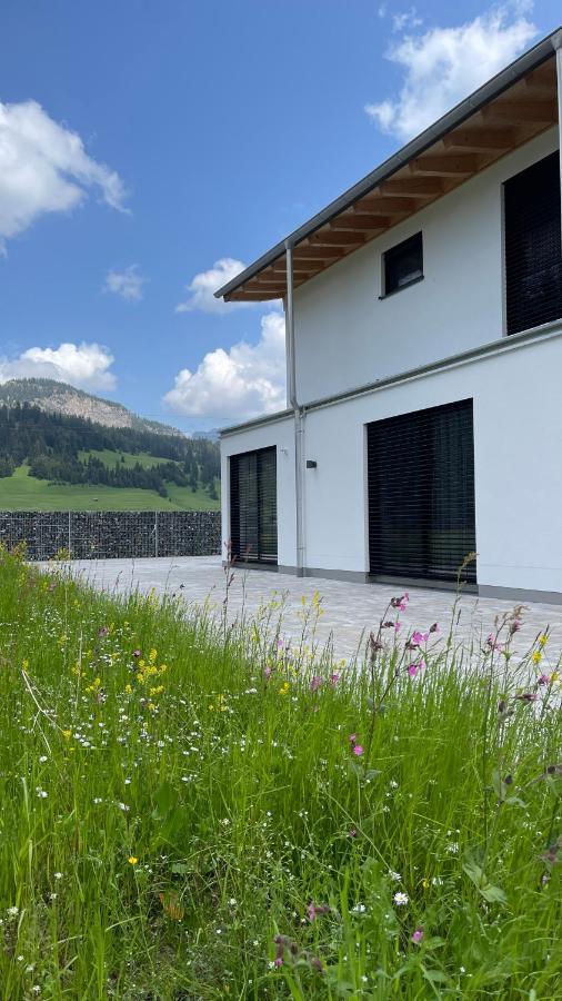 Apartamento Mountain Moments Tannheim - Familie Weber Exterior foto