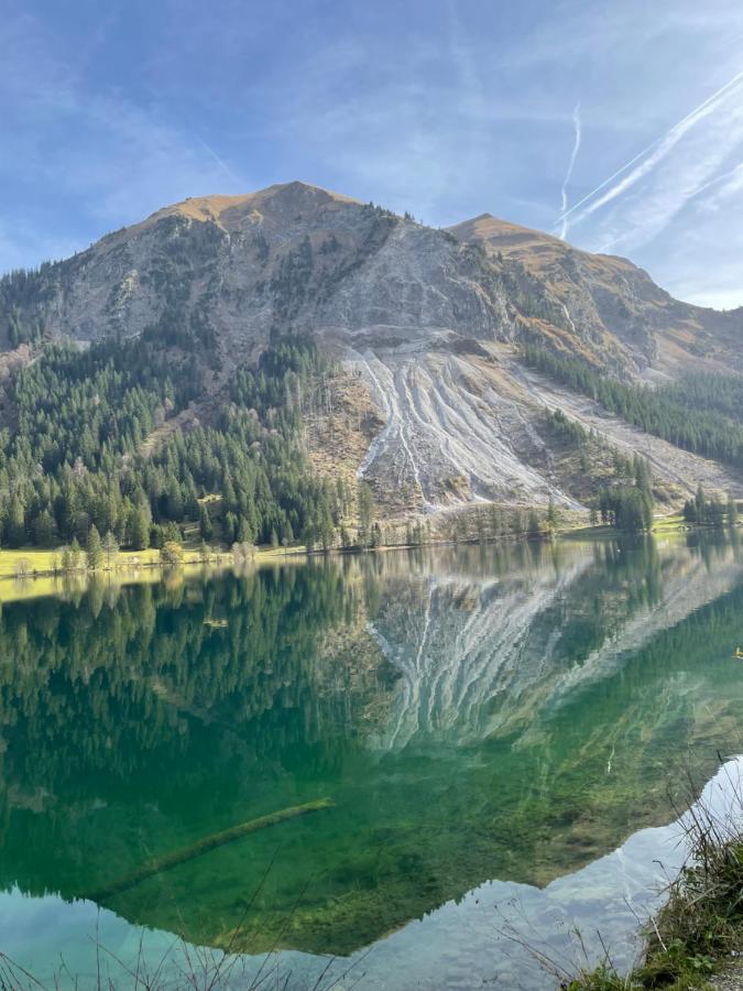 Apartamento Mountain Moments Tannheim - Familie Weber Exterior foto